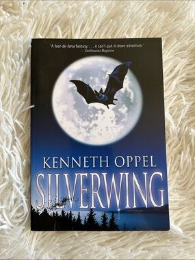 Kenneth Oppel "Silverwing" softcover Book - Blue & White Cover